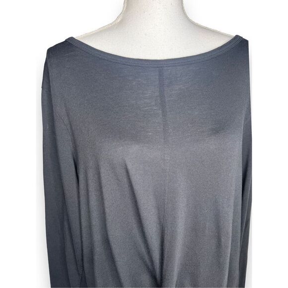 Torrid Active Women's Plus Size 2 2X Black Twist
Hem long sleeve top Shirt - Picture 3 of 8